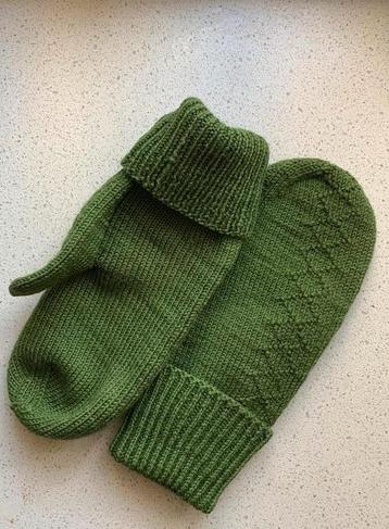 Gebreide wanten, handschoenen beschikbaar voor biedingen