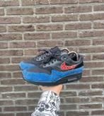 Nike Air Max 1 Premium Black Habanero Red Racer Blue Safari, Kleding | Dames, Schoenen, Overige kleuren, Nike, Ophalen of Verzenden