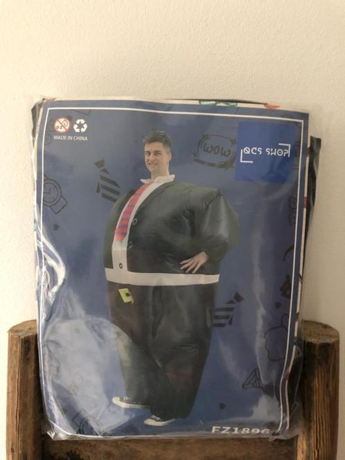Opblaasbare zakenman pak, Kleding | Heren, Carnavalskleding en Feestkleding, Nieuw, Kleding, Carnaval, Maat 52/54 (L), Ophalen of Verzenden