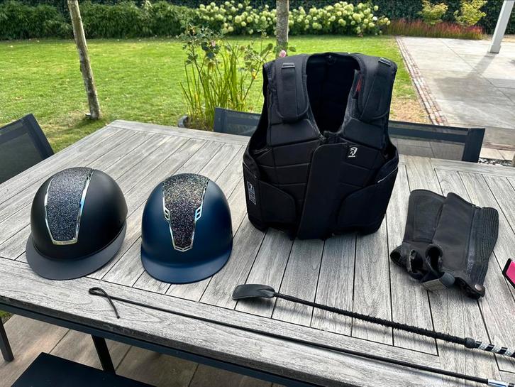 Paardenspullen te koop (Helm/Body Protector), Dieren en Toebehoren, Paarden en Pony's | Dekens en Dekjes, Zo goed als nieuw, Ophalen