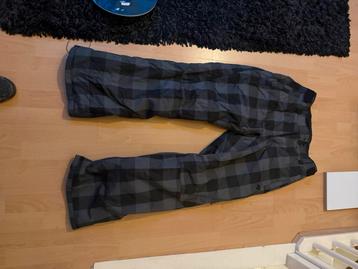Snowboard broek mt L beschikbaar voor biedingen