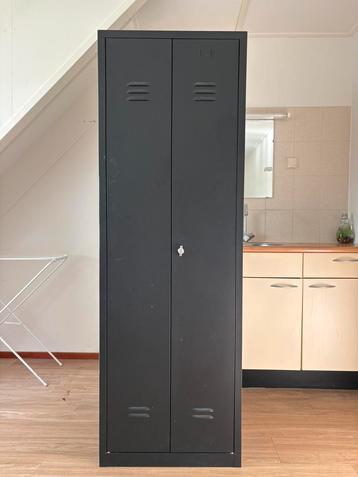 Lockerkast 8 stuks beschikbaar voor biedingen