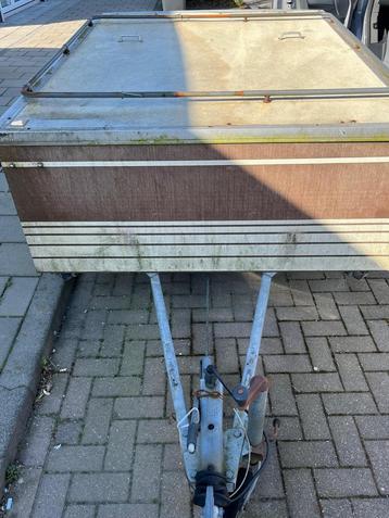 Aanhanger  beschikbaar voor biedingen