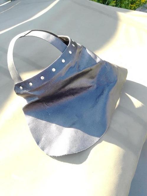 Brody artillery helm nek beschermer, Verzamelen, Militaria | Algemeen, Landmacht, Helm of Baret, Nederland, Verzenden
