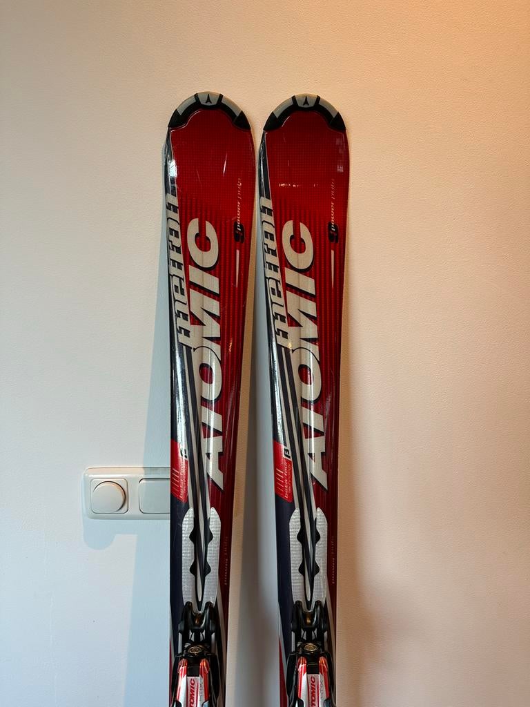 Atomic Metron Ski's 164cm + Stokken, Sport en Fitness, Skiën en Langlaufen, Ophalen, 160 tot 180 cm, Gebruikt, Carve