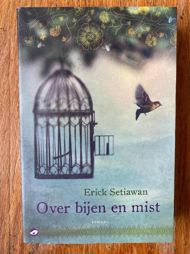 Erick Setiawan - Over bijen en mist, Boeken, Literatuur, Zo goed als nieuw, Nederland, Ophalen of Verzenden
