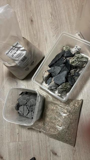 Aquarium stenen/zand beschikbaar voor biedingen