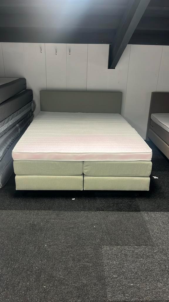 Hotel Boxspring 160x210 licht groen, grijs of zand kleurig, Huis en Inrichting, Slaapkamer | Boxsprings, Nieuw, 160 cm, 210 cm