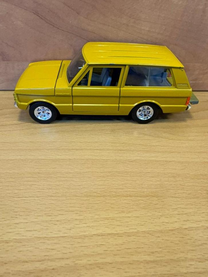 Range Rover Classic geel  Bburago 1/24 #30432, Hobby en Vrije tijd, Modelauto's | 1:24, Gebruikt, Auto, Bburago, Ophalen of Verzenden