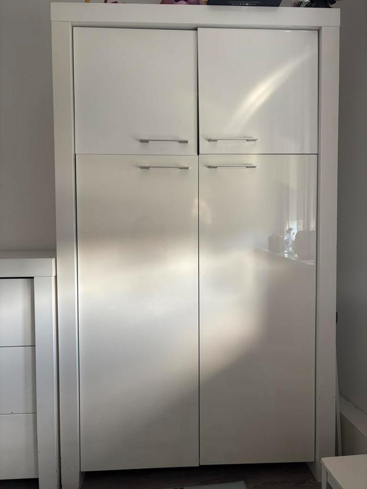 Te koop commode en kledingkast., Kinderen en Baby's, Kinderkamer | Commodes en Kasten, Zo goed als nieuw, 105 cm of meer, 100 cm of meer