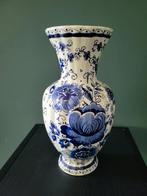 Delfts Blauwe Handbeschilderde Vaas bloemenmotief, Ophalen of Verzenden