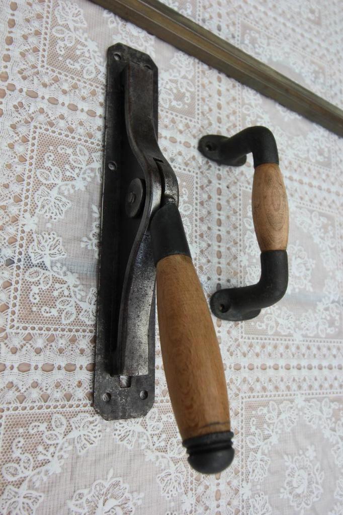 Metallco pomp espagnoletten / deur espagnolet, greep, klink, Antiek en Kunst, Antiek | Woonaccessoires, Ophalen of Verzenden