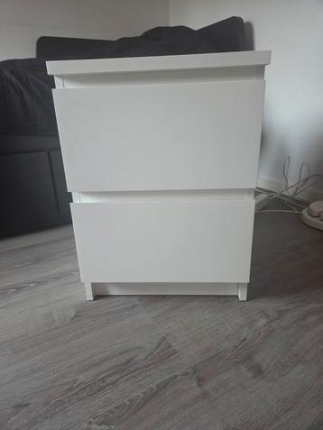 Wit IKEA Malm Nachtkastje beschikbaar voor biedingen