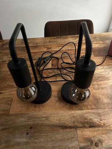 2 bureaulampen  beschikbaar voor biedingen