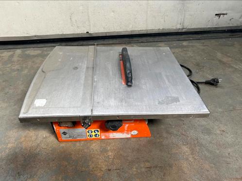 Rubi ND-200 Tegelzaagmachine, Doe-het-zelf en Verbouw, Gereedschap | Zaagmachines, Zo goed als nieuw, 1200 watt of meer, 70 mm of meer