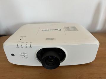 Professionele High-End Panasonic beamer — 5300 Lumen beschikbaar voor biedingen