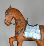 India. Marwari paard zeldzame kleur met parelmoer en messing, Antiek en Kunst, Kunst | Niet-Westerse kunst, Verzenden