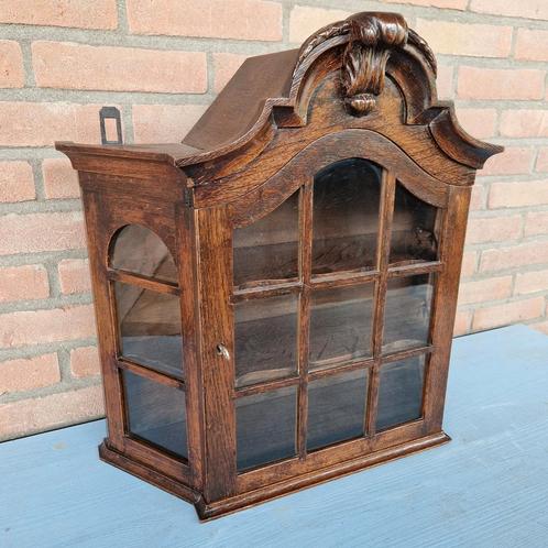 Klein antiek kuif vitrinekastje hangkastje wandkast, Huis en Inrichting, Kasten | Vitrinekasten, Gebruikt, Minder dan 100 cm, 50 tot 100 cm