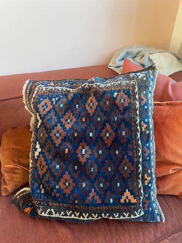 Groot kelim kussen 60 x 60 beschikbaar voor biedingen