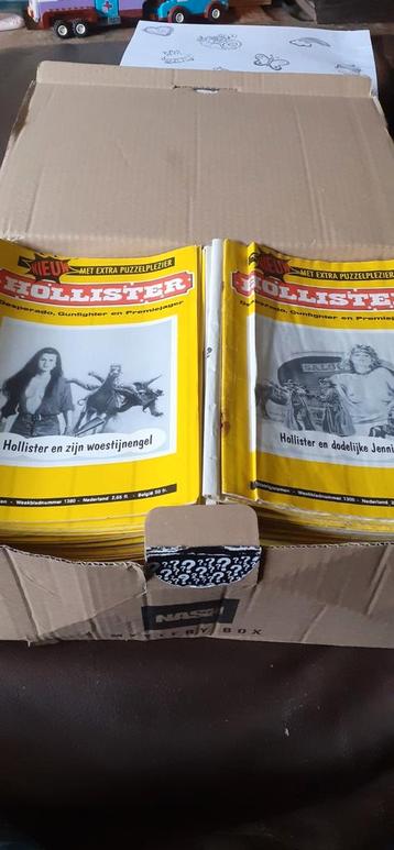Doos met hollister boekjes beschikbaar voor biedingen