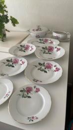 Servies porselein met gouden rand bloemmotief 2 persoons, Huis en Inrichting, Keuken | Servies, Ophalen of Verzenden, Zo goed als nieuw