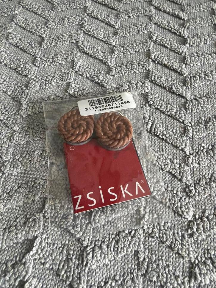 Zsiska Bruine Knopjes/Stekers - Nieuw in Verpakking, Sieraden, Tassen en Uiterlijk, Oorbellen, Nieuw, Knopjes of Stekers, Overige materialen