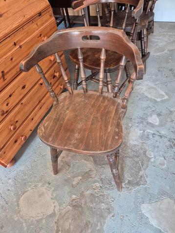 6 Windsor stoelen - donkerbruin hout beschikbaar voor biedingen