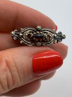 V424 Prachtige zilveren granaat broche, Sieraden, Tassen en Uiterlijk, Antieke sieraden, Ophalen of Verzenden, Zilver, Broche