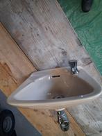 Klein wasbakje met kraan en sifon – Beige, Ophalen, Gebruikt, Steen, Wastafel