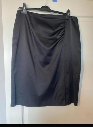 Zwarte Rok - Stijlvol & Elegant beschikbaar voor biedingen