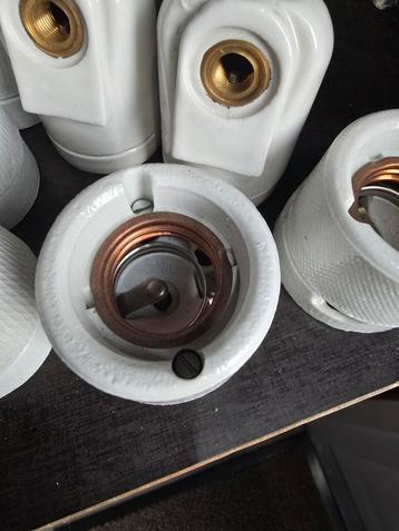 New old stock : antieke porseleinen fittingen €7,50 p/st  beschikbaar voor biedingen