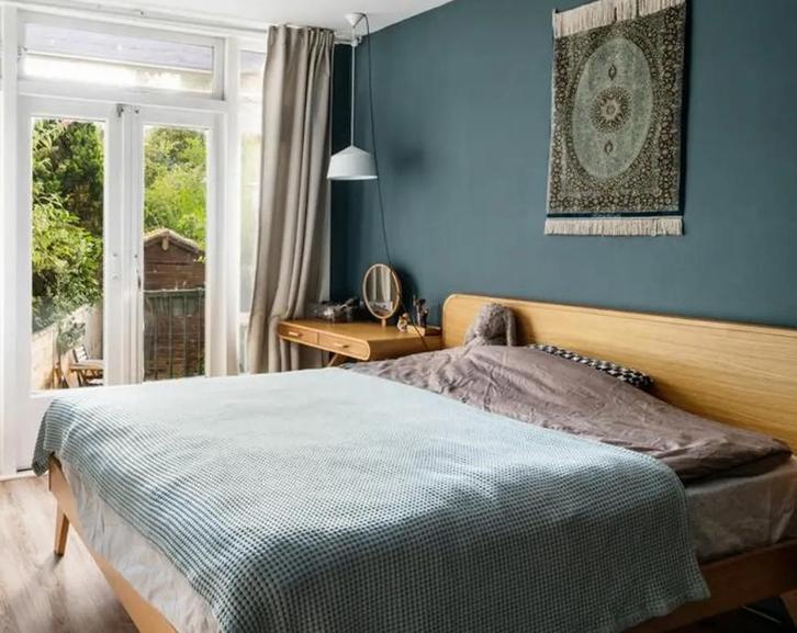 MADE Wooden Bed, Huis en Inrichting, Slaapkamer | Bedden, Gebruikt, Tweepersoons, 160 cm, 200 cm, Hout, Overige kleuren, Ophalen