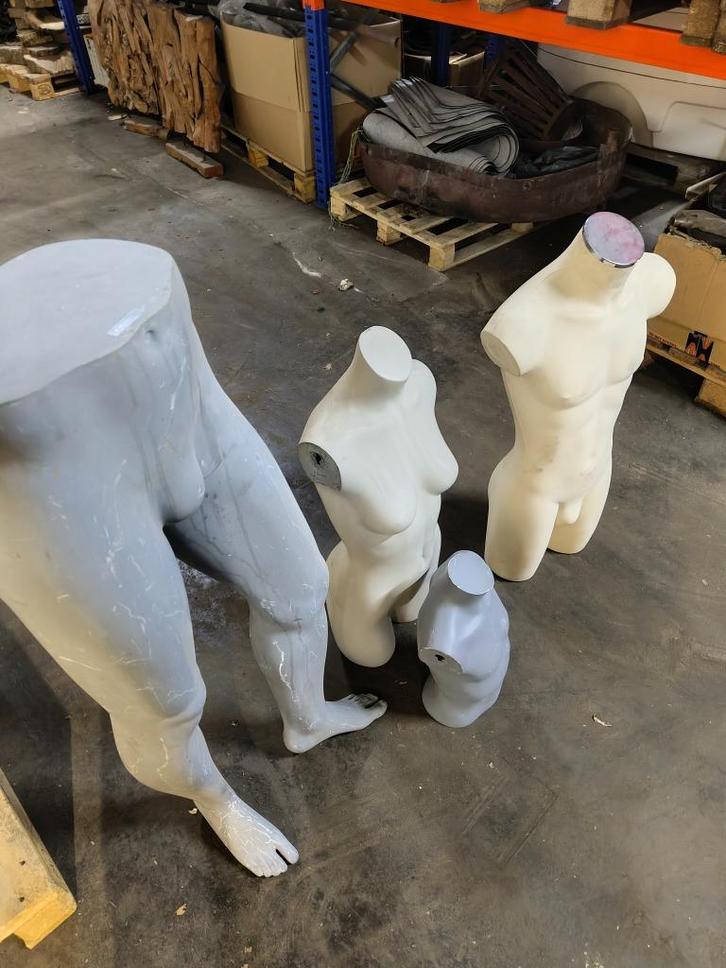 Diverse etalage paspoppen, bustes, torso's en ledematen, Hobby en Vrije tijd, Kostuums, Theaterbenodigdheden en LARP, Zo goed als nieuw