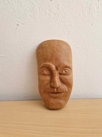 Houten gezicht masker man met snor houtsnijwerk decoratie beschikbaar voor biedingen