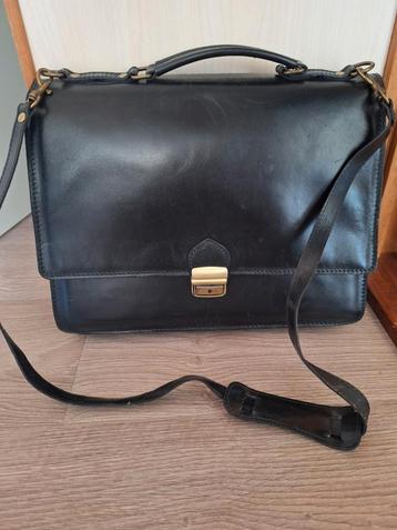 Aktetas / schoudertas / schooltas zwart beschikbaar voor biedingen