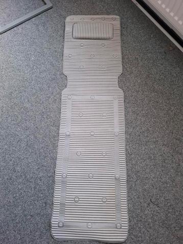 Antislip badmat met kussentje en zuignapjes  beschikbaar voor biedingen