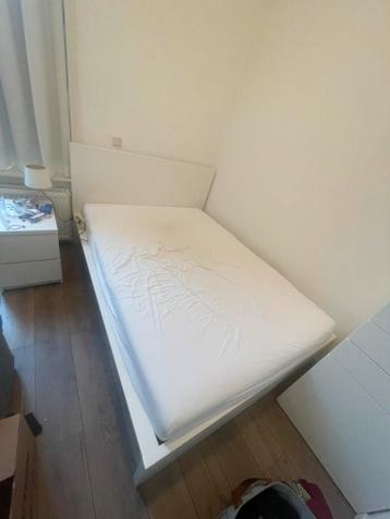 Ikea bed zonder matras - afbeelding 1