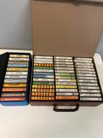 2 koffers met 54 cassettebandjes. Zie foto’s., Overige genres, Ophalen of Verzenden, Zo goed als nieuw, Origineel