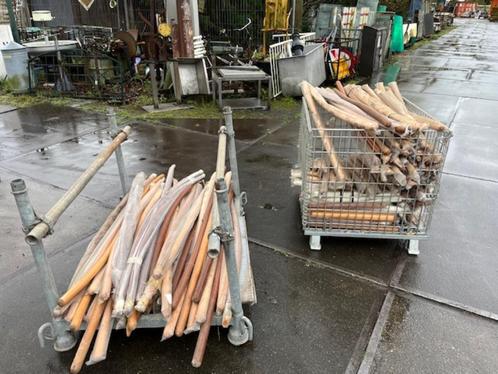 Diverse hardhouten en grenen trap leuning trapleuningen, Doe-het-zelf en Verbouw, Ladders en Trappen, Nieuw, 2 tot 4 meter, Ophalen