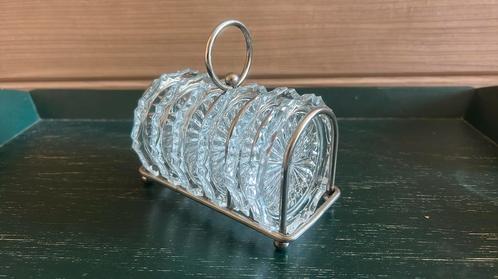 Vintage Engels toastrekje met glazen onderzetters, Huis en Inrichting, Woonaccessoires | Onderzetters, Zo goed als nieuw, Overig