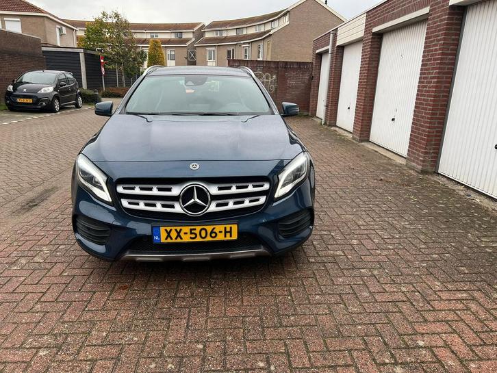 Mercedes-Benz GLA 180 122pk 7G-DCT 2019 Blauw, Auto's, Mercedes-Benz, Particulier, GLA, ABS, Achteruitrijcamera, Airbags, Airconditioning