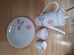 Servies Bavaria Creidlitz met rode roos, Huis en Inrichting, Keuken | Servies, Ophalen, Porselein, Overige stijlen, Compleet servies