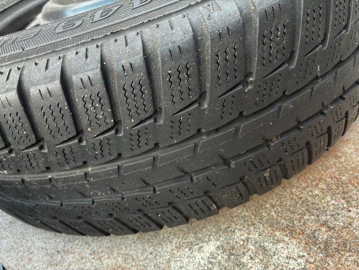 Winterbanden Kia Rio, Auto-onderdelen, Banden en Velgen, Band(en), Winterbanden, 15 inch, 185 mm, Personenwagen, Gebruikt, Ophalen of Verzenden