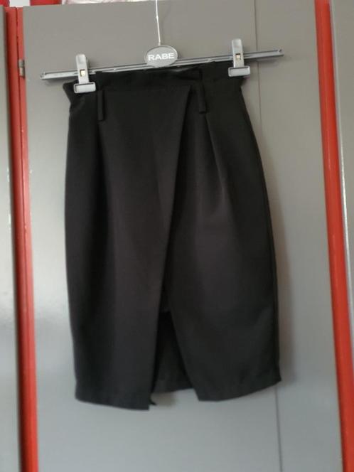 Leuke Zwarte Kokerrok met Split van Forpen | Maat XS |, Kleding | Dames, Rokken, Maat 34 (XS) of kleiner, Zwart, Onder de knie