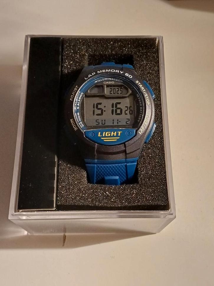 Nieuwe Casio w734 ( in doos), Sieraden, Tassen en Uiterlijk, Horloges | Heren, Nieuw, Polshorloge, Casio, Kunststof, Kunststof