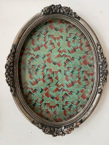 Grote ovale antieke fotolijst zilvergrijs beschikbaar voor biedingen