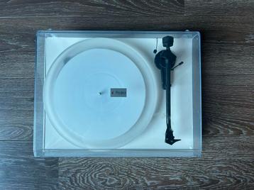 Project debut carbon wit beschikbaar voor biedingen