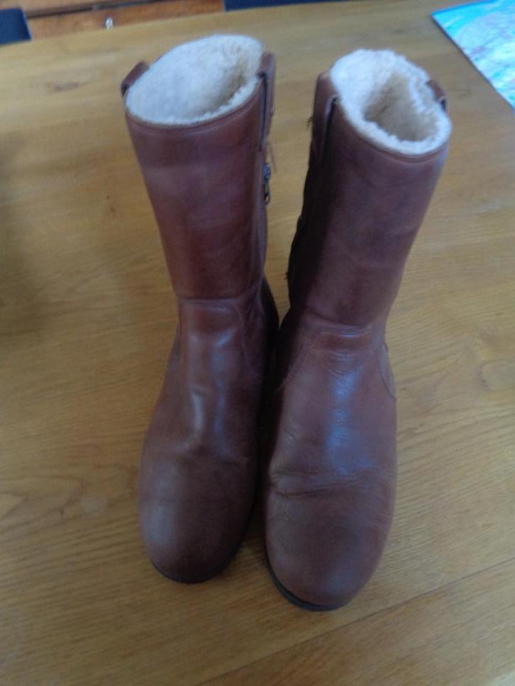 UGG leren halfhoge laarsjes:mt 40 ( bontvoering), Kleding | Dames, Schoenen, Zo goed als nieuw, Hoge laarzen, Bruin, Ophalen of Verzenden