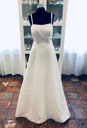 Prachtige nieuwe Mon Cheri trouwjurk 36/38.  Mocht je beschikbaar voor biedingen