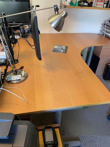 2 x IKEA galant buro type 18222 (per stuk 30,- / samen 50,-) - afbeelding 2